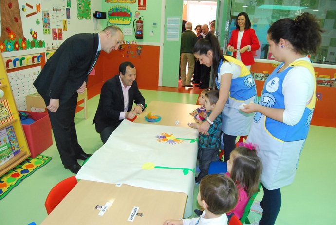 Inauguración de la primera escuela infantil de Alozaina