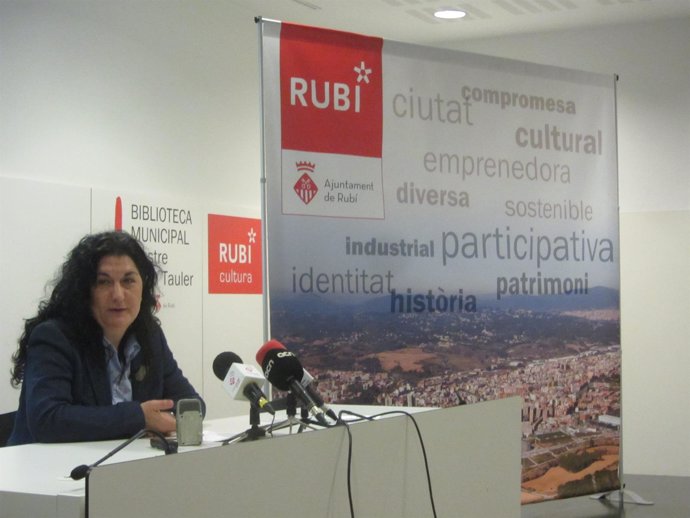 La alcaldesa de Rubí, Carme García (PSC)