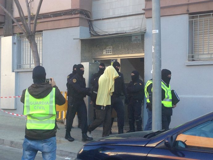 Detención en Badalona de una familia por presunta captación de yihadistas