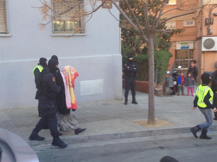 Cuatro detenidos por presunto yihadismo en Badalona