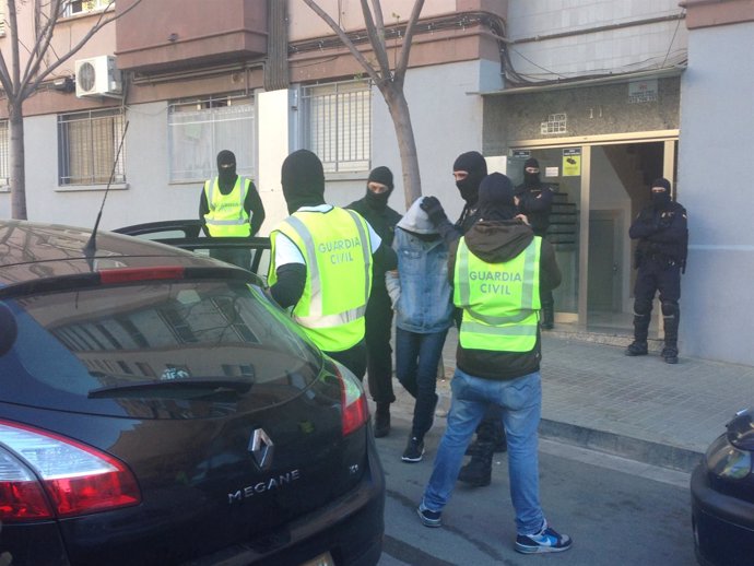 Cuatro detenidos por presunto yihadismo en Badalona