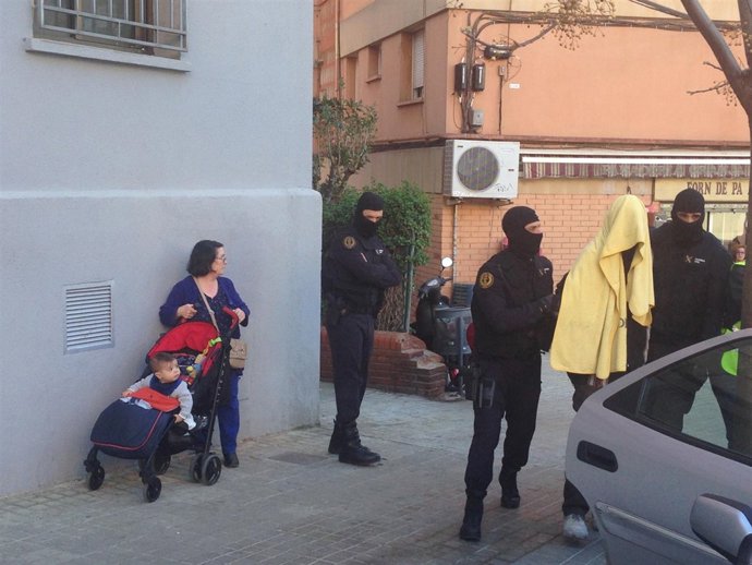 Cuatro detenidos por presunto yihadismo en Badalona