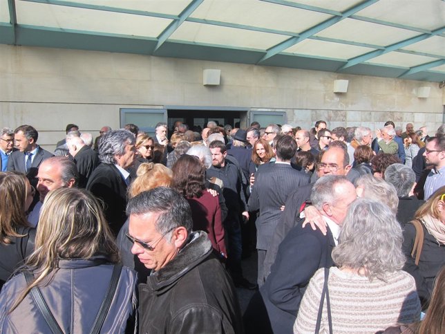 Salida del funeral de la periodista Margarita Rivière