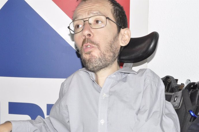 El secretario general de Podemos Aragón, Pablo Echenique.