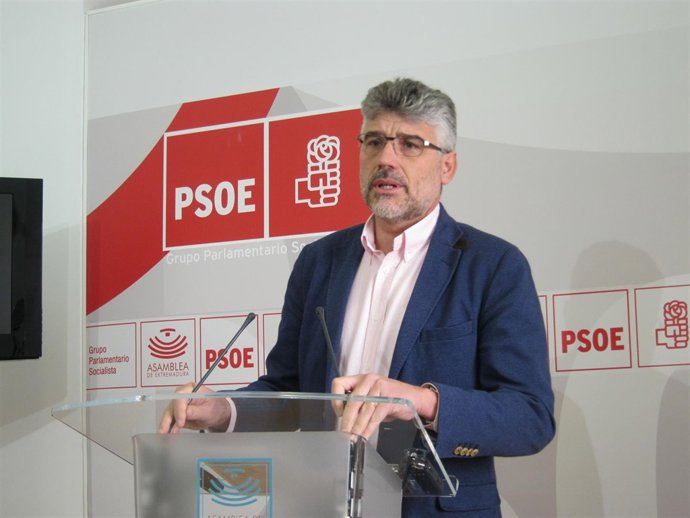 El Portavoz del Grupo Parlamentario Socialista, Valentín García