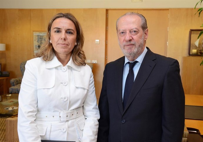 Presidente de la Diputación de Sevilla, Villalobos, y la gerente de Inpro