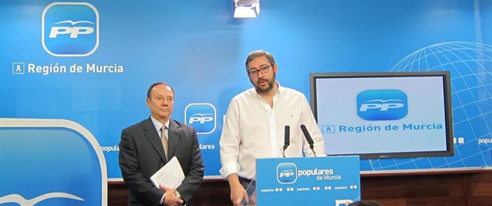 Joaquín Moya Angeler y Víctor Martínez