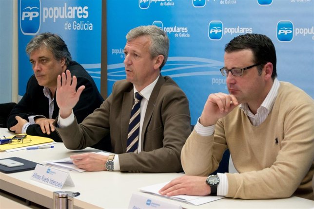 O secretario xeral do PPdeG, Alfonso Rueda Valenzuela, preside a reunión do comi