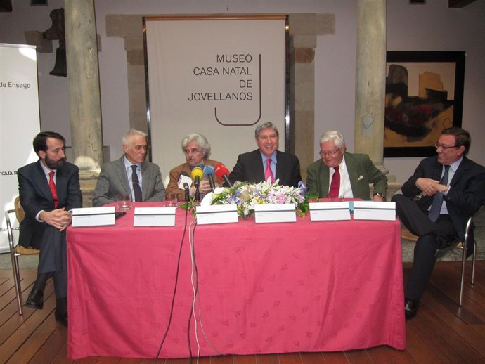 Jurado del Premio Internacional de Ensayo Jovellanos