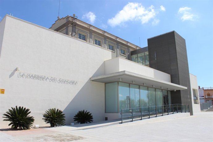 Fachada de la Harinera del Guadaíra restaurada