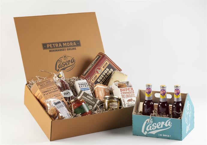 La Casera y Petra Mora 