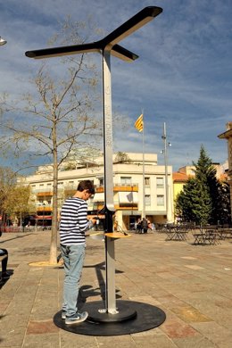 Punto de carga de móciles del Ayuntamiento de Sant Cugat del Vallès