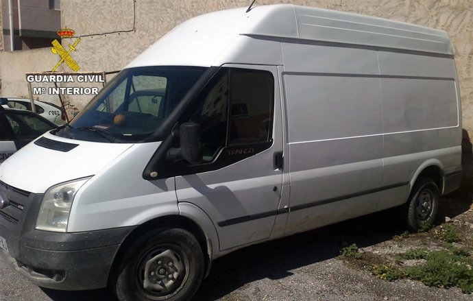 Imagen de la furgoneta empleada presuntamente para el robo