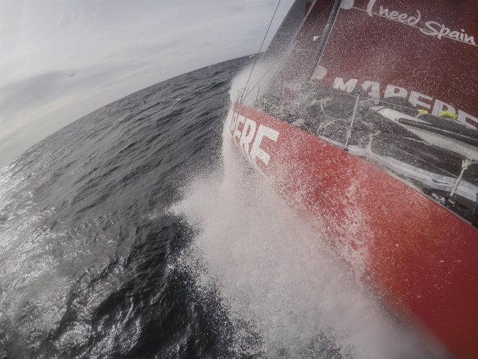 El Mapfre navega hacia Brasil en la Volvo Ocean Race