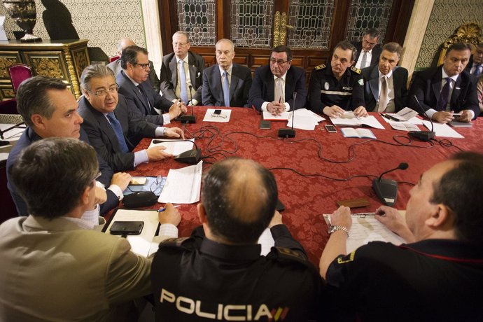 Reunión del Cecop celebrada este jueves con el alcalde de Sevilla