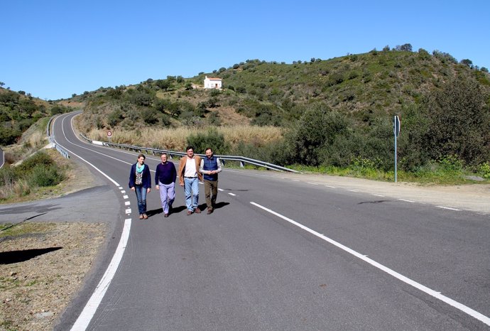 Carretera de Sanlúcar de Guadiana a San Silvestre de Guzmán, en Huelva