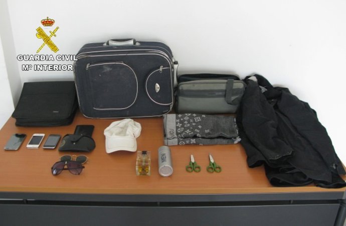 Objetos robados en 20 coches de Palmanova