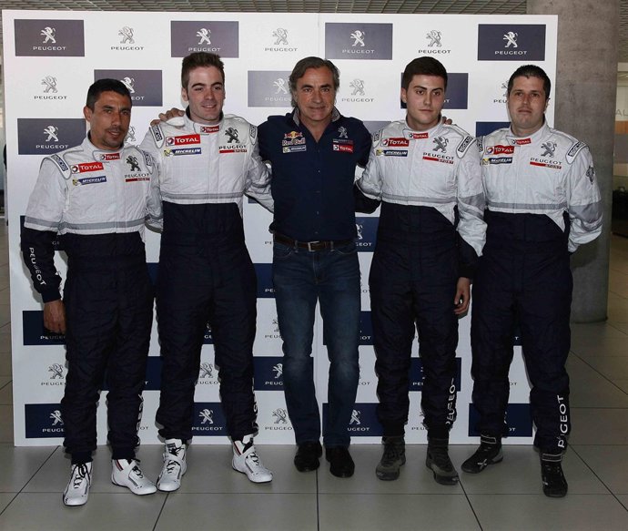 Carlos Sainz con el equipo