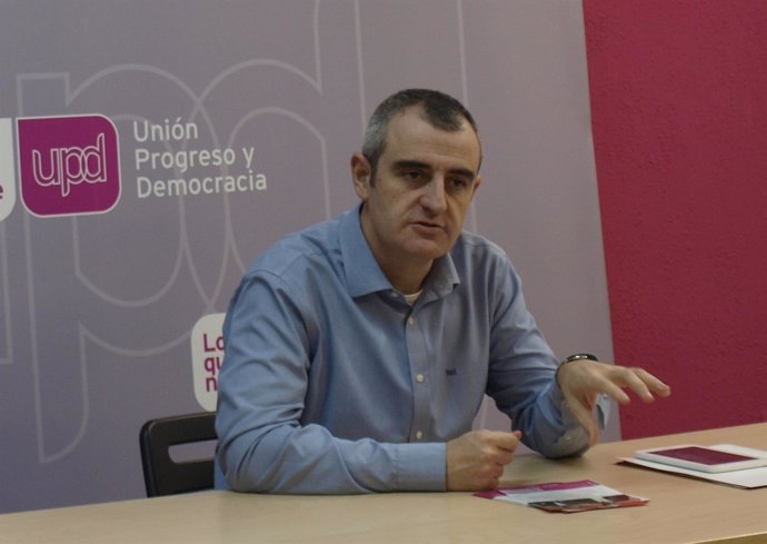 El candidato de UPyD a la presidencia de la Comunidad, César Nebot