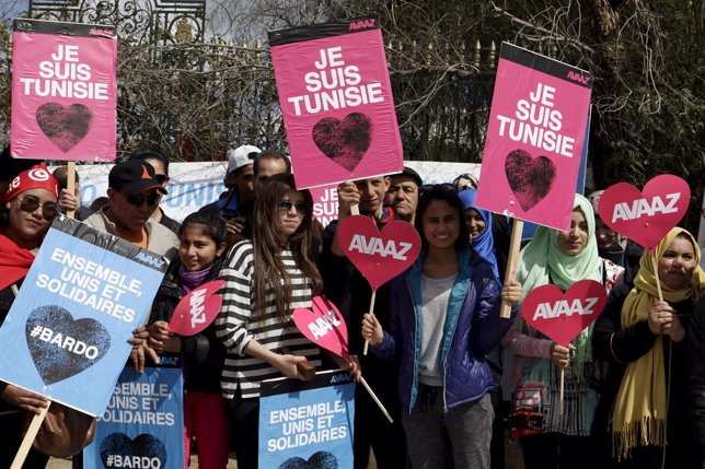 Manifestación contra los atentados del Bardo, Túnez