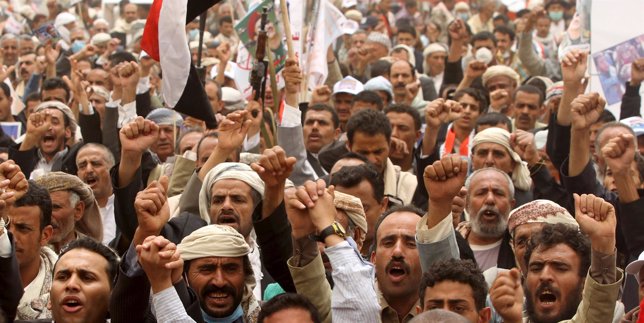 Manifestantes que apoyan al presidente Ali Abdullah Saleh en Yemen