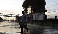Continúa el incendio en el puerto brasileño de Santos