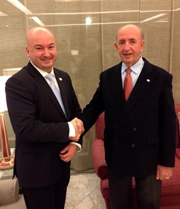 Director General, Patricio Baeza, y cónsul Costa de Marfil, Jesús Mejías Begines