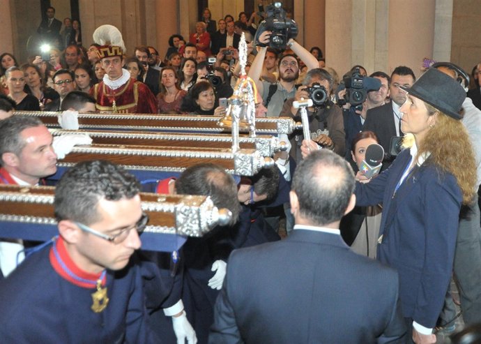 Infanta Elena en la procesión de los albarderos          