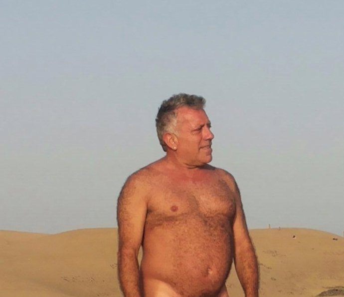 El Partido Verde Canario presenta a un candidato nudista al Cabildo