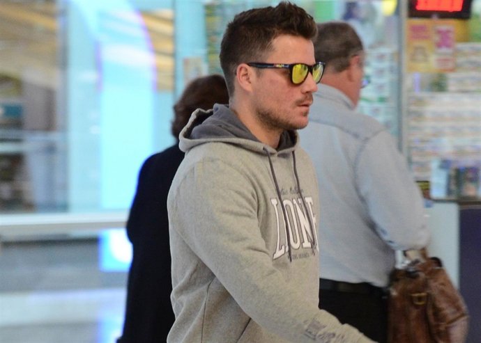 Dani Martín en el aeropuerto