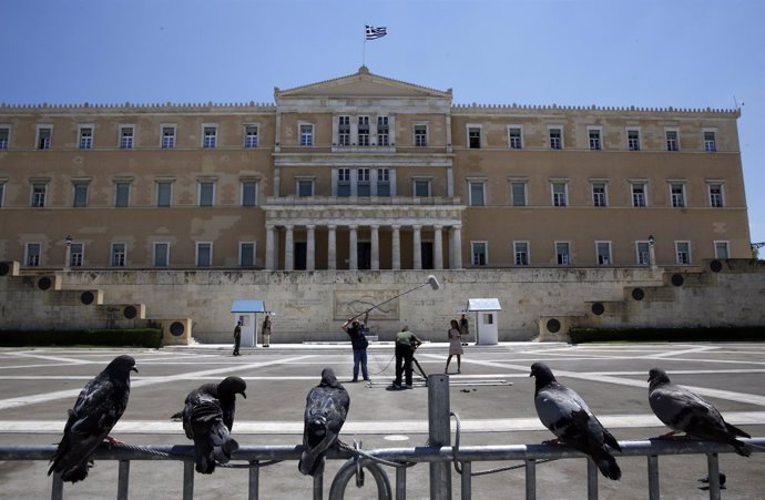 Parlamento griego desde la plaza Syntagma