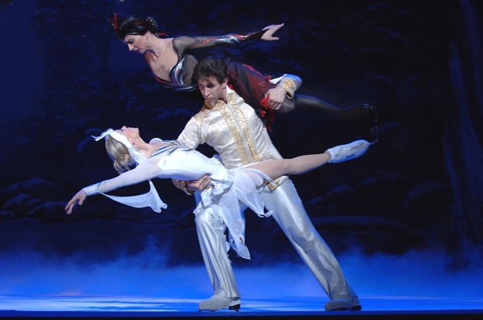El espectáculo de ballet 'El lago de los cisnes'