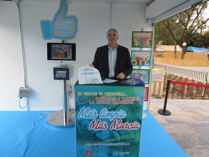 José Rosa presenta la nueva campaña para fomento del reciclaje