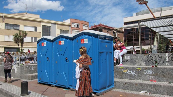 Baños Públicos El Día Del Bando De La Huerta