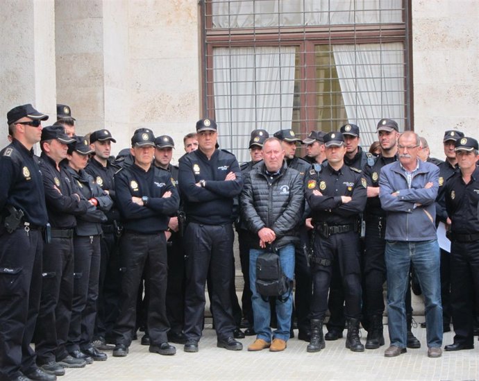 Agentes de Policía guardan silencio por la muerte de José Antonio Martínez