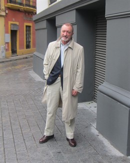 Pérez-Reverte presenta su nueva novela en Sevilla