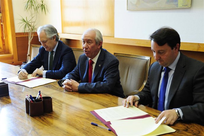 Firma de un acuerdo entre Avalia y Bantierra