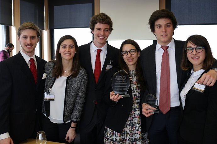 ESTUDIANTES DE ESADE LAW SCHOOL