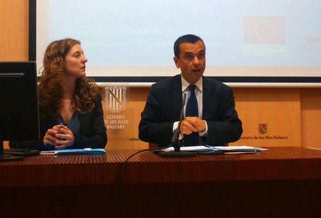 Conseller en rueda de prensa sobre el paro