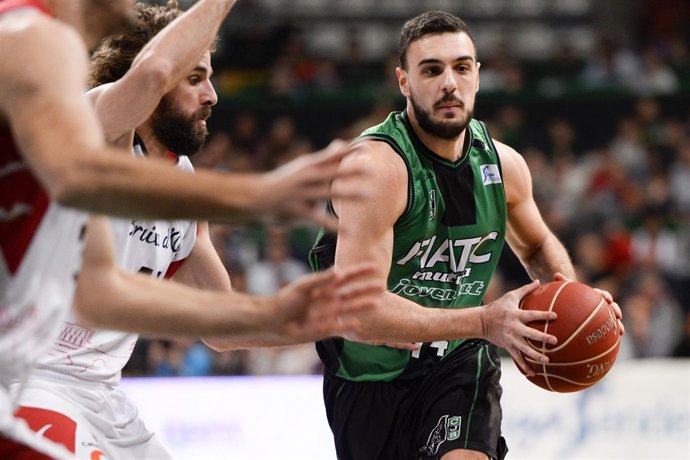 Ventura en el partido entre el FIATC Joventut y La Bruixa d'Or