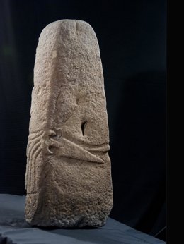 Estatua-estela de Salcedo