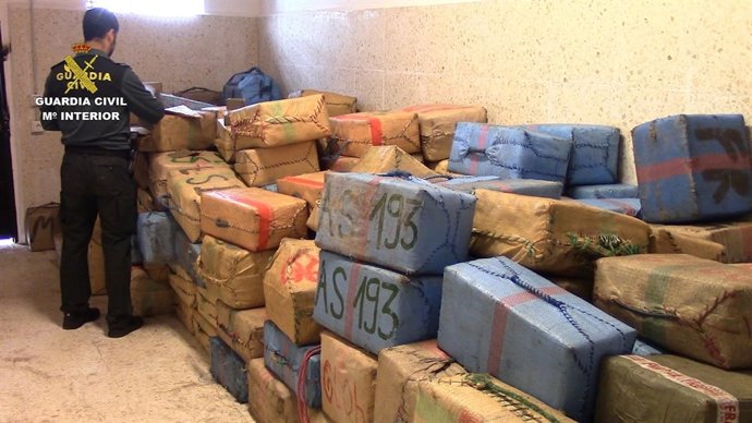 Toneladas de hachís incautadas en el pesquero