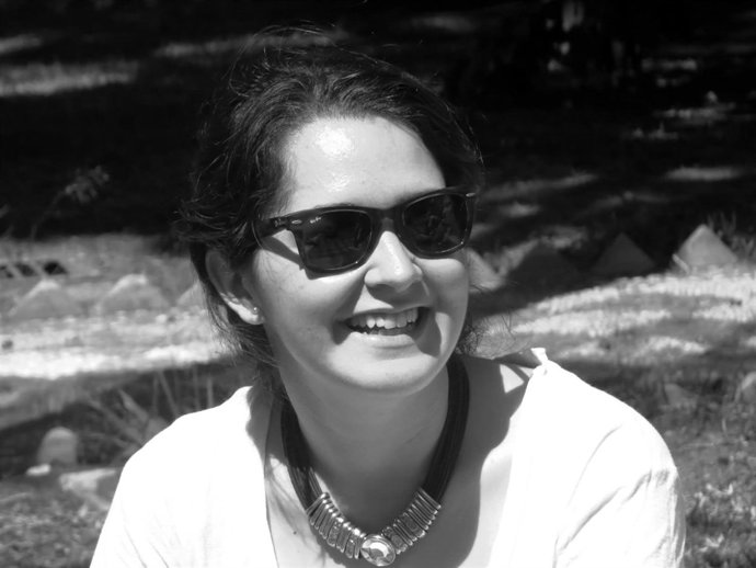 La poeta granadina Paula Bozalongo