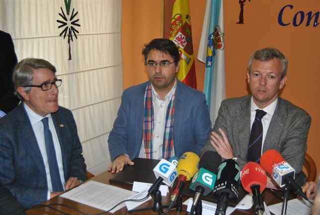 El vicepresidente de la Xunta con miembros Fundación contra narcotráfico.