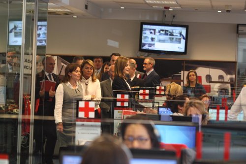 La reina Letizia visita la sede de Cruz Roja