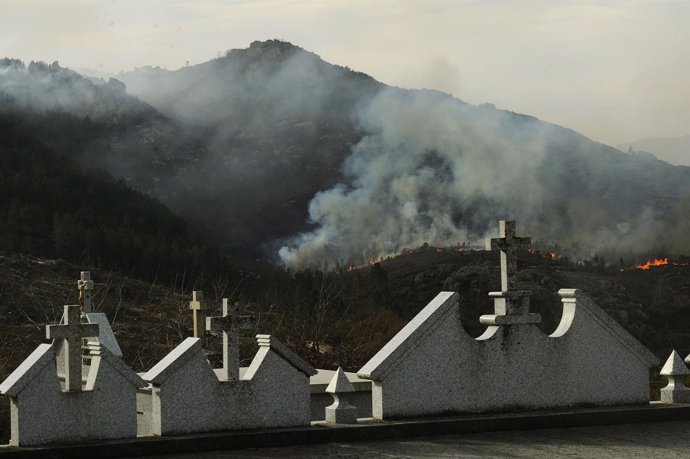 Incendio en el Xurés (Ourense)