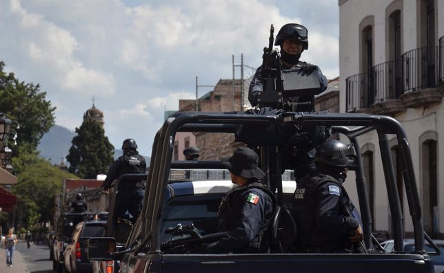 El Ejército de México patrulla por Michoacán.