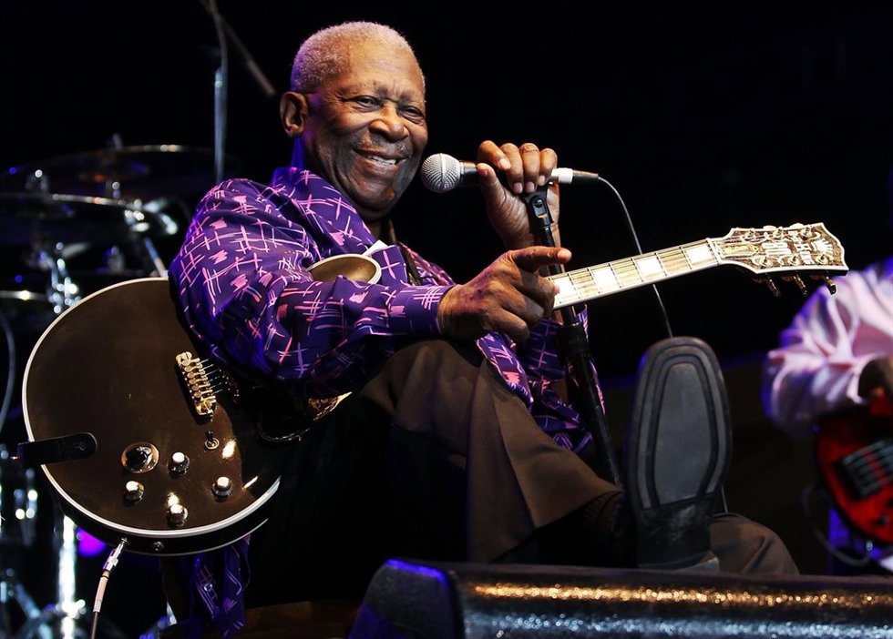 B.B. King está "mucho mejor" y sale del hospital