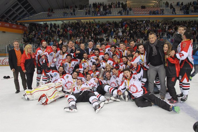 El Jaca gana la Liga Nacional de hockey hielo
