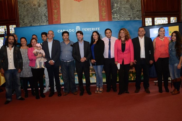 Foto de familia tras la presentación de la Federación